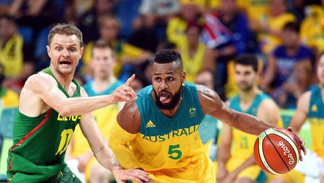 Se introduce el baloncesto en Australia.