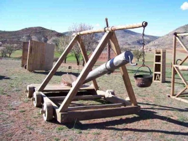 LAS MAQUINAS DE ASEDIO