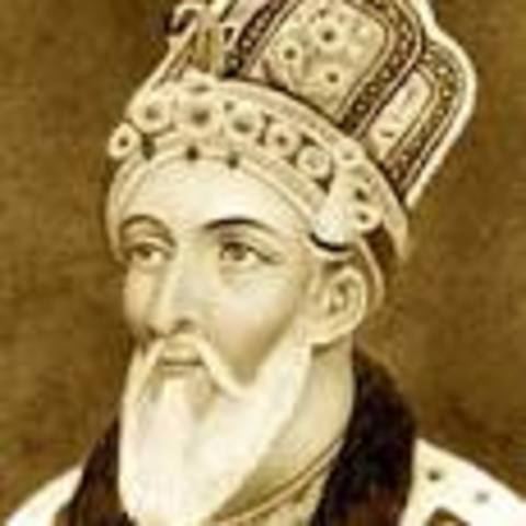 Aurangzeb's son, Shah Alam, succeeds him
