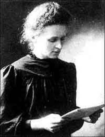Marie Curie decide irse a estudiar fuera de polonia