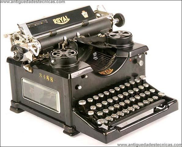 primera maquina de escribir que usaba la tecla de espacio