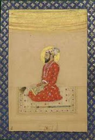 Aurangzeb's son, Shah Alam, succeds him.
