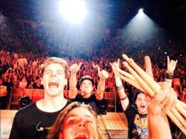 First Arena Headline Show