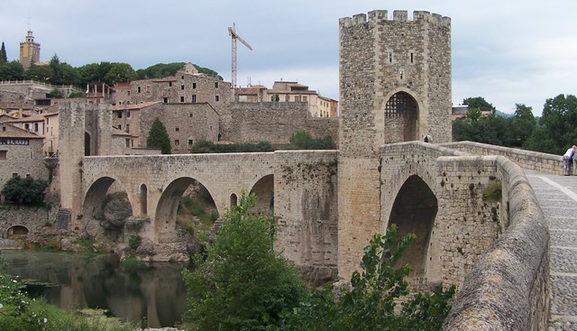 PONT MEDIEVAL DE BESALÚ