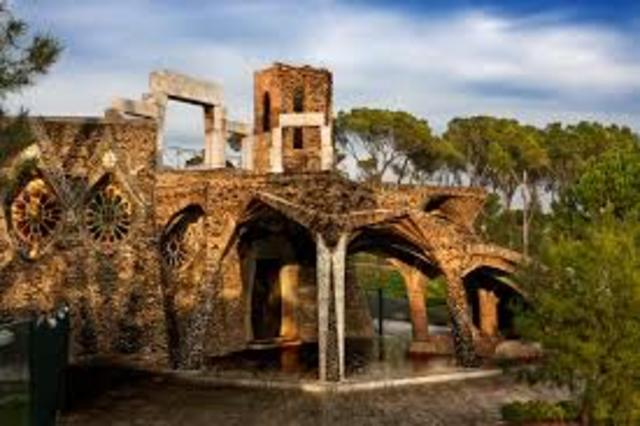 CRIPTA DE LA COLÒNIA GÜELL (Santa Coloma de Cervelló)