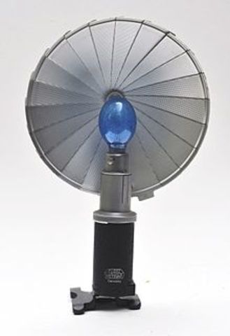 Modern flash bulb was invented, by the German company Hauff-Leonar AG on basis of a patent from Johannes Ostermeier.