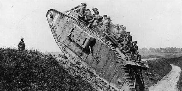 L'Imperi Austrohongarès ataca