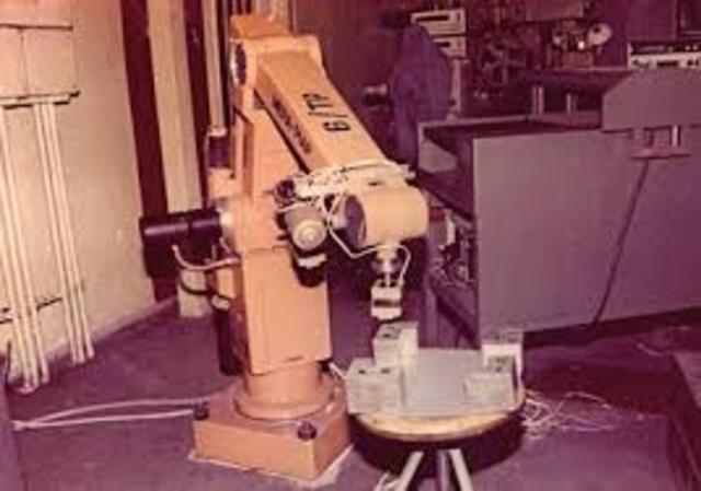 La compañía sueca ASEA (futura ABB), lanza al mercado su familia de robots IRB 6 e IRB 60, para funciones de perforación de piezas.