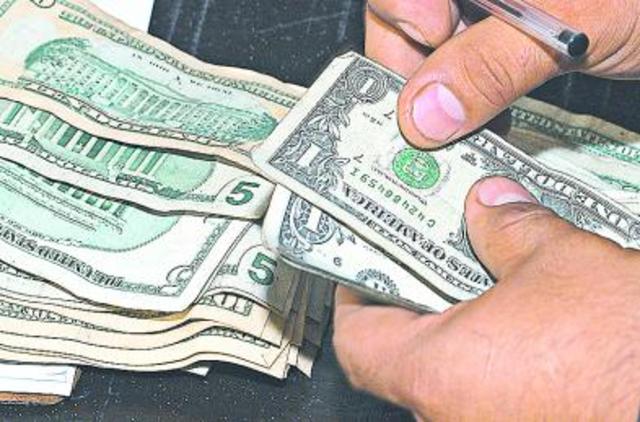 Gobierno de Ernesto Zedillo 1994 - 2000. En este gobierno se dio una de las crisis económicas más fuertes con repercusiones internacionales que se le denomino Efecto Tequila.