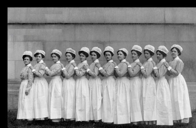 Educando con pasión, Primera escuela de Enfermería psiquiatrica