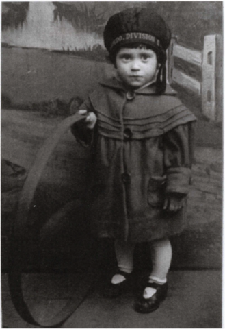 Nace Feigue Kleinfinger