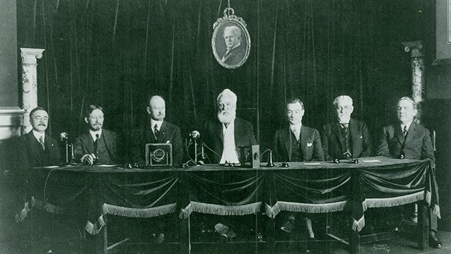 El medio telefonico y su uso masivo.