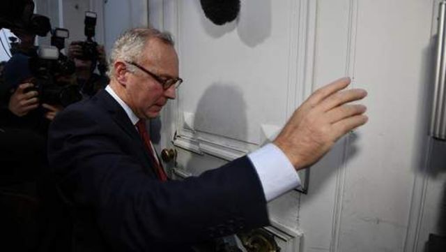 Deurwaarder laat bevel tot betalen 20.000 euro achter bij Francken