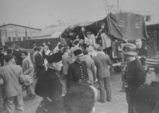 Nazis begin rounding up Jews for labor camps