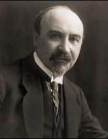 Primer polimero sintético