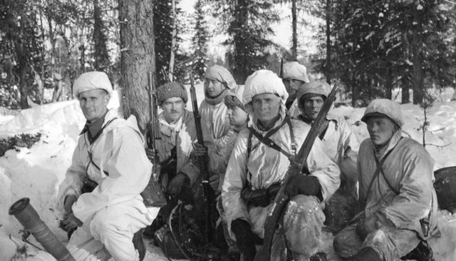 Stormcloaks occupy Riften