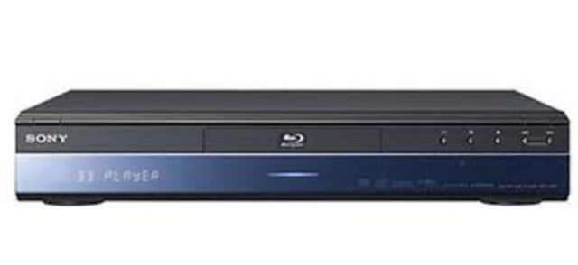 First blu-ray movie player