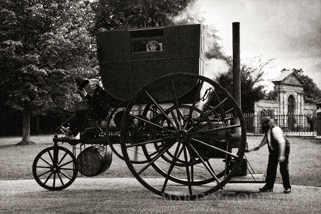first steam carriage