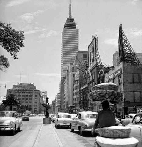 1950 La inauguración de la Torre Latinoamericana
