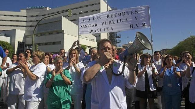 Los sindicatos consiguen frenar la fusión de los hospitales de Granada