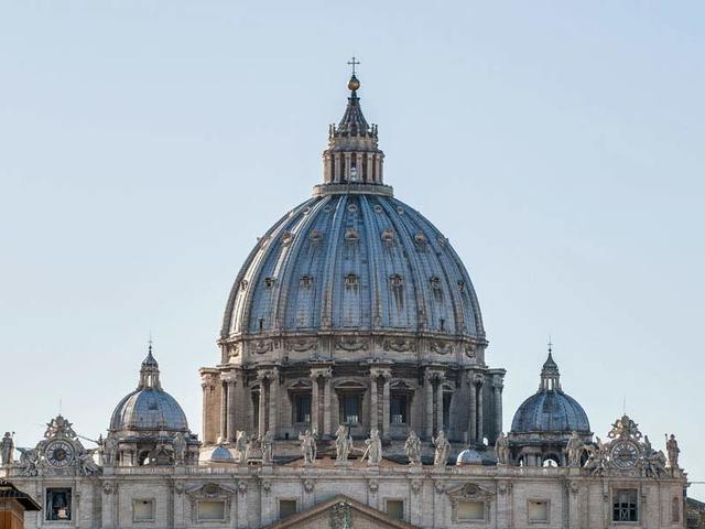 Miguel Ángel construye la cúpula de San Pedro en el Vaticano