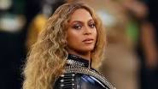 Beyonce Performs at the Super Bowl