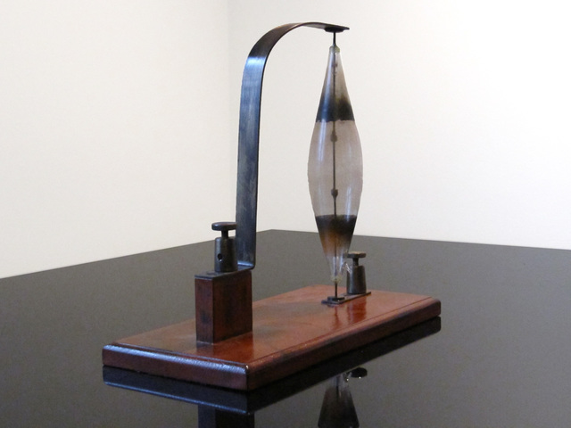 Joseph Wilsons Swan. First paper filament!