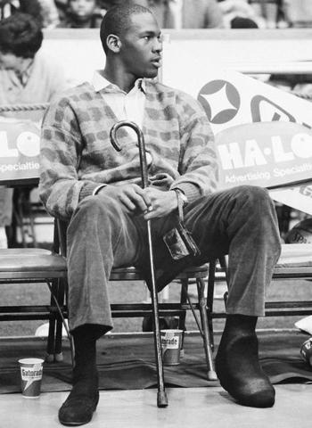 Jordan Breaks his Foot