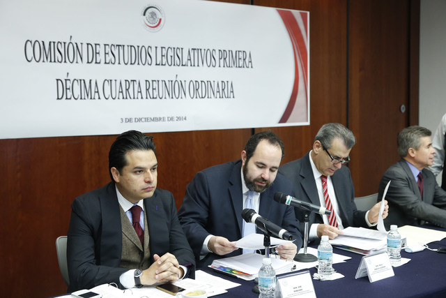 Se aprueba el dictamen de referencia.