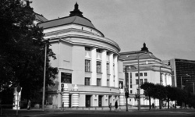 Maja renoveerimine ja uuednamine.