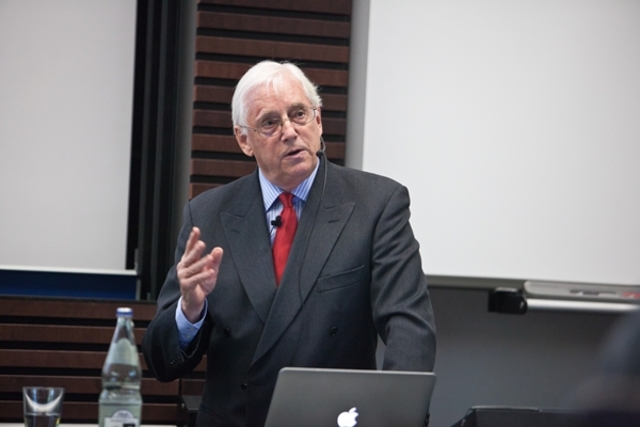 Premio Nobel de Química en estudios de Polímeros