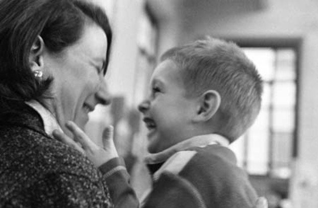 Ayuda (comienza a mediados del siglo XX)