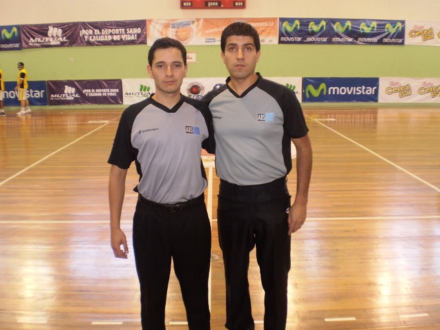 Se introducen 2 árbitros en el juego