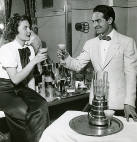 Stephen Poplawski patenta la primera licuadora eléctrica