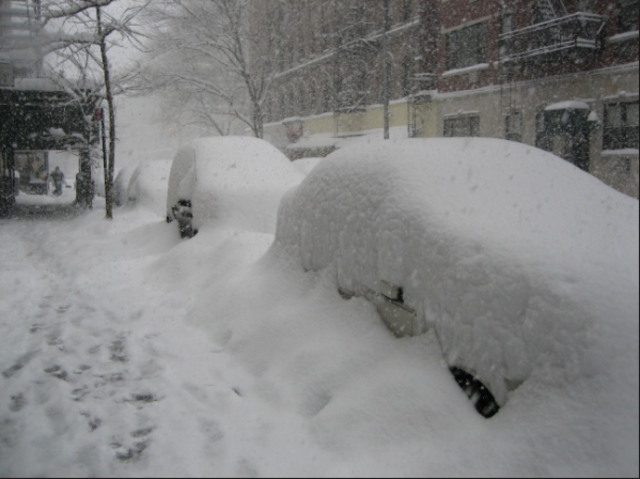 Dad and girls got stuck in a snowstorm