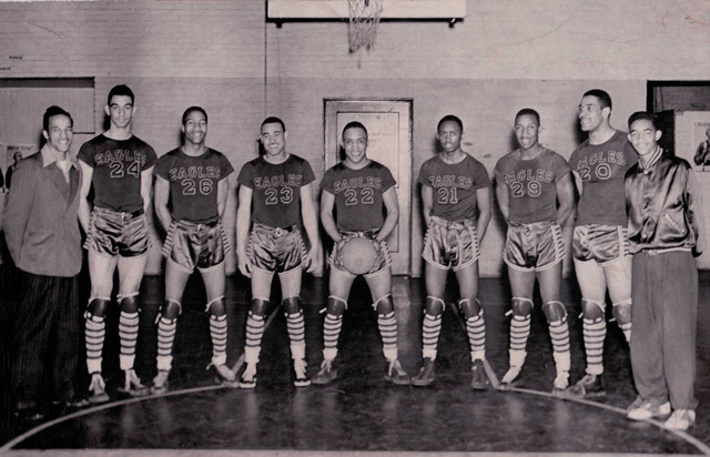 Equipo de 9 jugadores e hizo su primera exhibición en New York