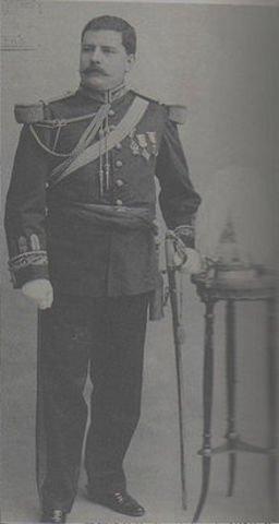 Félix Díaz se levanta en armas contra Madero y es arrestado