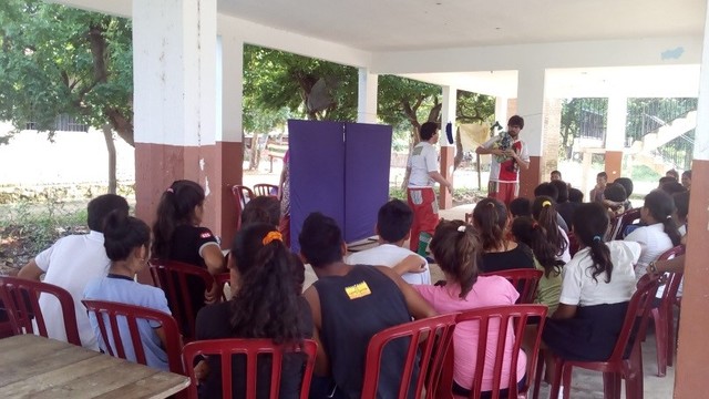 Taller con adolescentes Luna Nueva