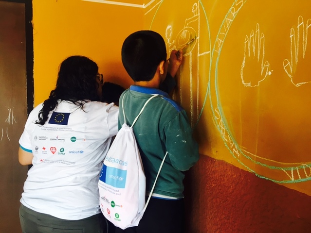 Pintata de mural, escuela Alicia Lynch