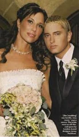 Eminem marries Kim.