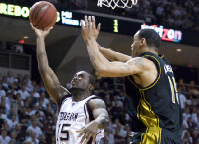 Aggies knock off No. 15 Missouri
