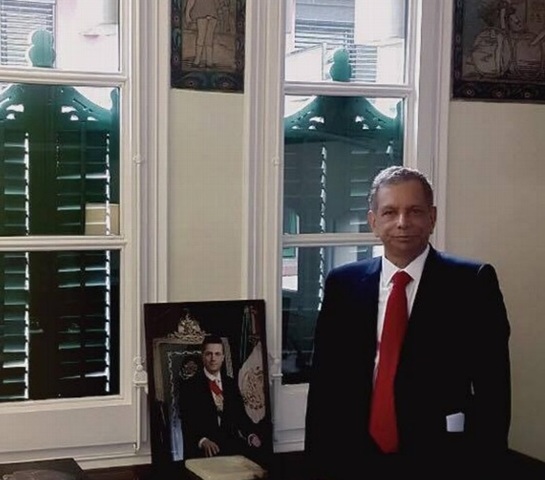 Renuncia Fidel Herrera a Consulado de México en Barcelona