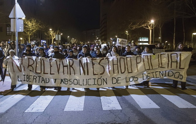 Vallado de la ¨zona cero¨ y primeras protestas