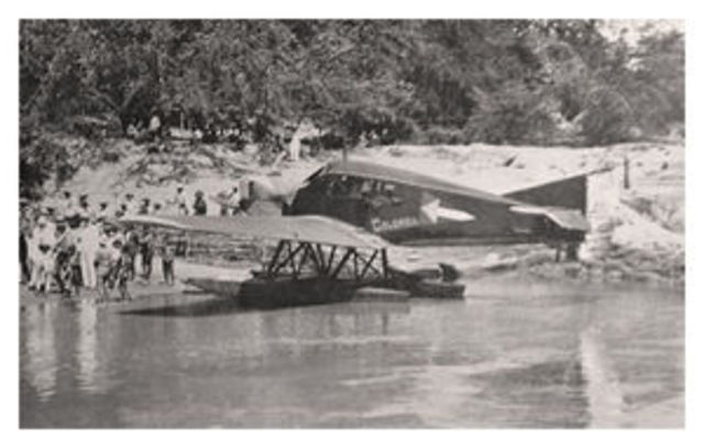 EL PRIMER VUELO COMERCIAL EN COLOMBIA