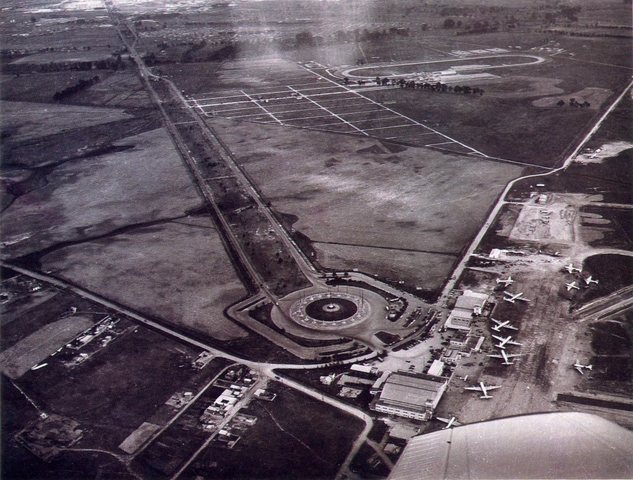 Primero infraestructura aeroportuaria.
