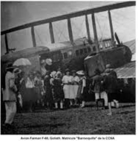 Pimer vuelo Comercial