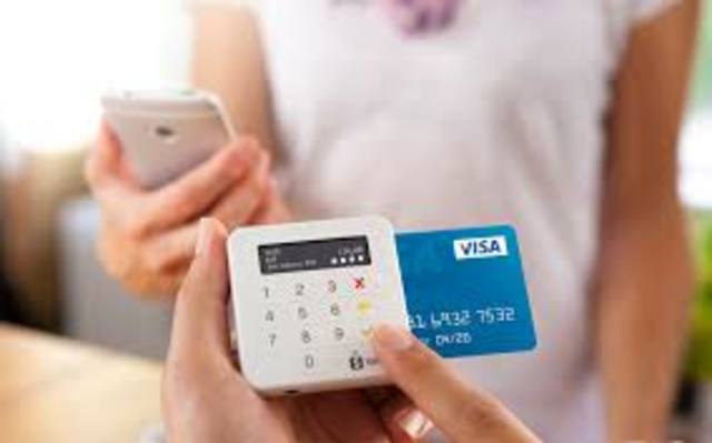 LLEGADA DEL PRIMER LECTOR DE TARJETAS MOVILES