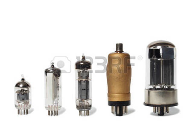 Se inventa el tubo de Vacuum