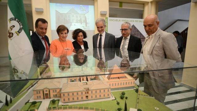 se crean las primeras escuelas de Salud Pública