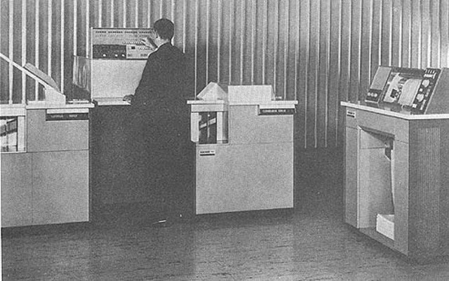 1969, COMPUTADOR UNIVAC 1004- 1005